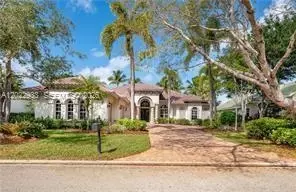 7657 Mulberry Ln, Naples, FL 34114