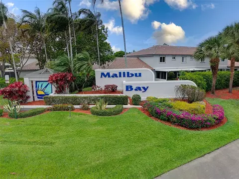 881 NW 208th Dr, Pembroke Pines, FL 33029