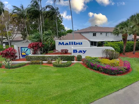 881 NW 208th Dr, Pembroke Pines, FL 33029
