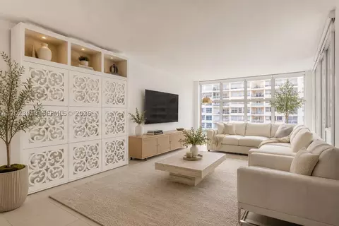18051 Biscayne Blvd #1105, Aventura, FL 33160