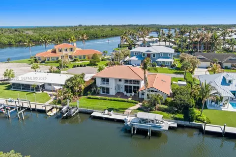 8565 SE Palm St, Hobe Sound, FL 33455