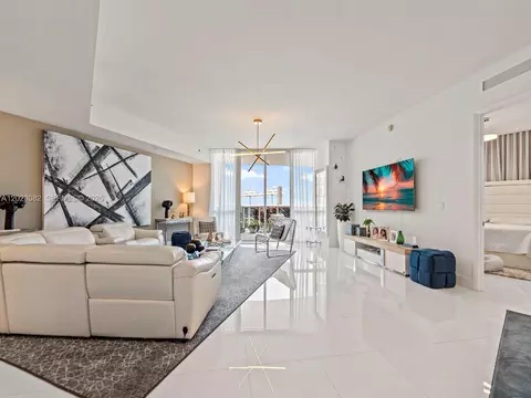 15901 Collins Ave #403, Sunny Isles Beach, FL 33160