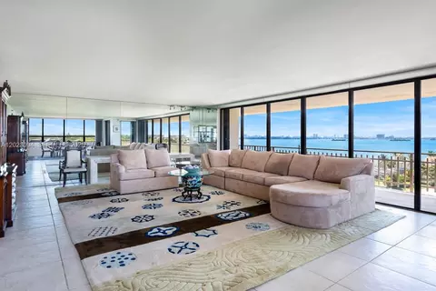 11113 Biscayne Blvd #751, Miami, FL 33181