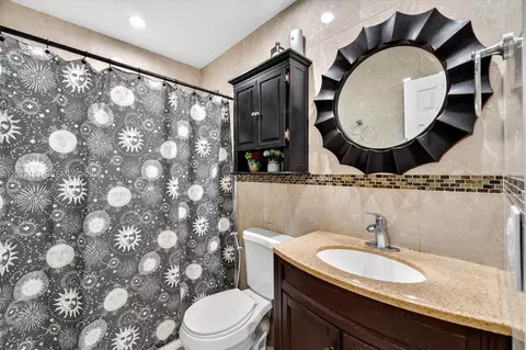 1071 W 37th St, Hialeah, FL 33012 photo 16