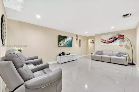 1071 W 37th St, Hialeah, FL 33012 photo 5