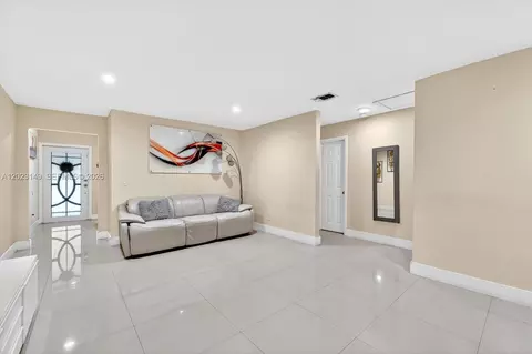 1071 W 37th St, Hialeah, FL 33012 photo 7