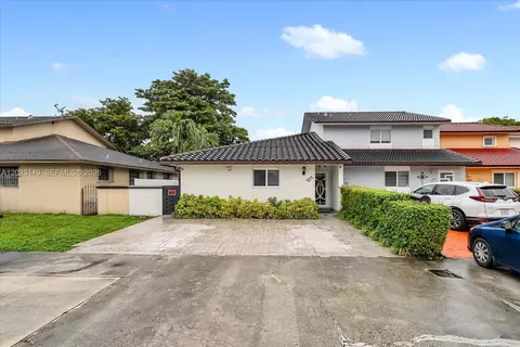 1071 W 37th St, Hialeah, FL 33012 photo 3