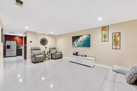 1071 W 37th St, Hialeah, FL 33012 photo 6