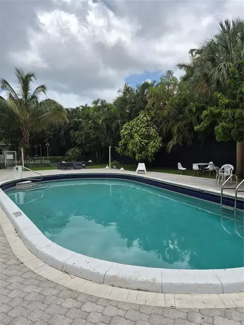 1420 Atlantic Shores Blvd #236, Hallandale Beach, FL 33009