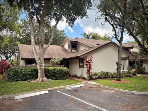 9367 SW 1st St #808, Plantation, FL 33324