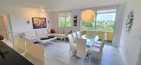 2775 NE 187th St #314, Aventura, FL 33180