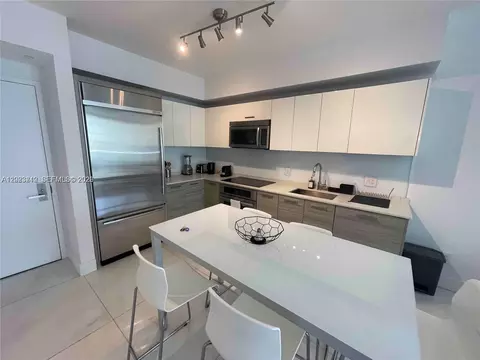 1300 Brickell Bay Dr #2304, Miami, FL 33131