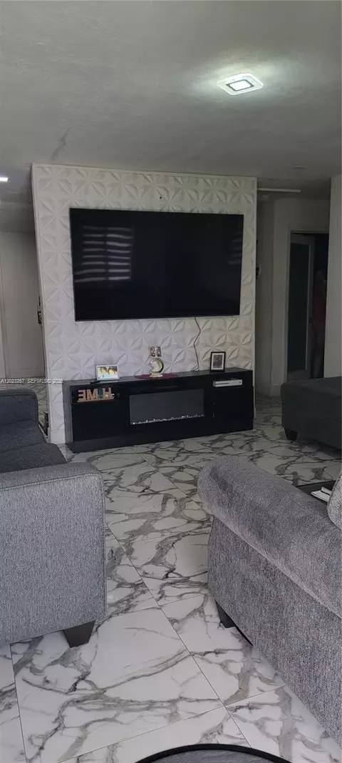 301 SW 36th Ave, Miami, FL 33135