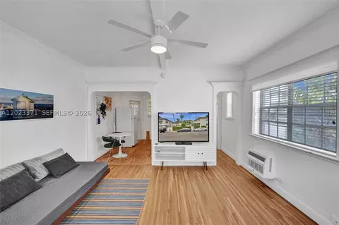 717 Espanola Way #204, Miami Beach, FL 33139