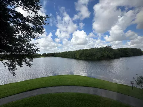 2768 S Carambola Cir S #206, Coconut Creek, FL 33066