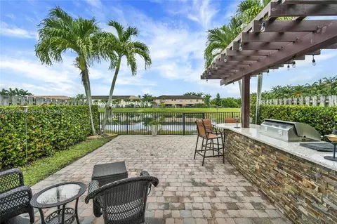 3785 NE 2nd St, Homestead, FL 33033