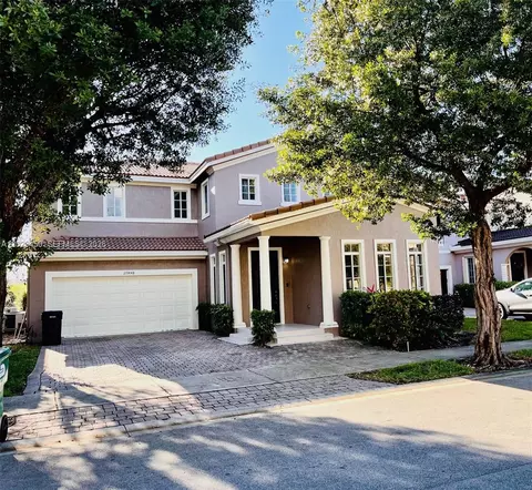 27448 SW 143rd Ct, Homestead, FL 33032