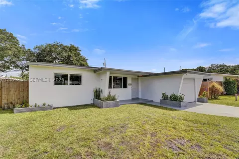 3234 Roosevelt St, Hollywood, FL 33021