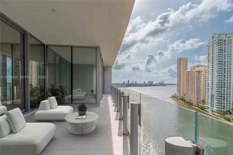 300 Biscayne Blvd Way #1704, Miami, FL 33131