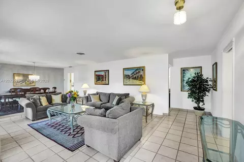 8521 SW 86th Ct, Miami, FL 33143