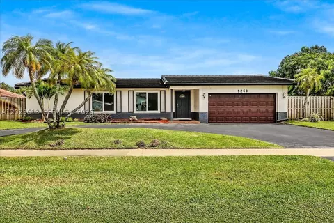 5260 SW 10th Ct, Plantation, FL 33317