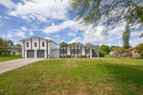 17101 SW 48th St, Southwest Ranches, FL 33331