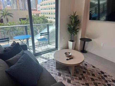 121 NE 5th St #2102, Miami, FL 33132