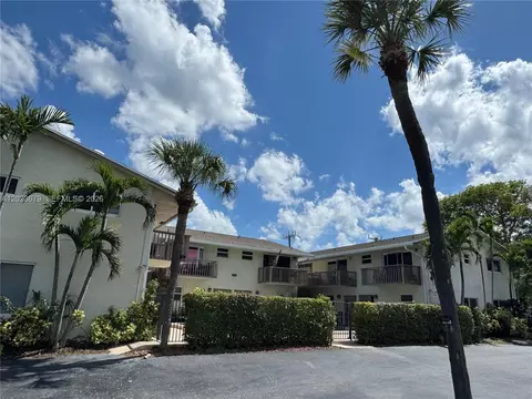 1910 NE 5th St #107, Deerfield Beach, FL 33441