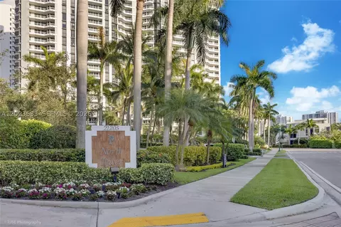 21205 Yacht Club Dr #701, Aventura, FL 33180