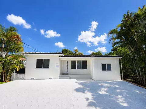 4220 SW 14th St, Miami, FL 33134