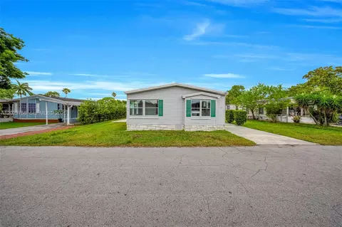 19800 SW 180th Ave #LOT 82, Miami, FL 33187