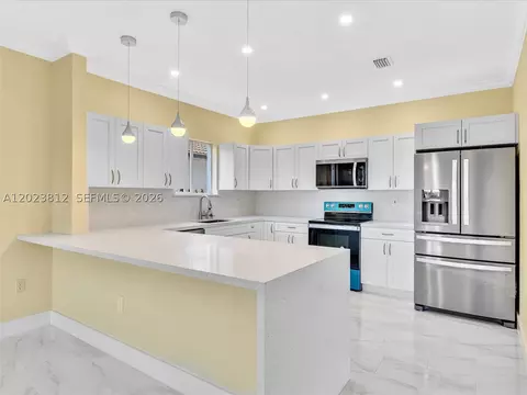 Kitchen - 2864 SW 138th Path, Miami, FL 33175 photo 2 of 3