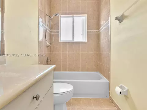 Bath - 2864 SW 138th Path, Miami, FL 33175 photo 6 of 7