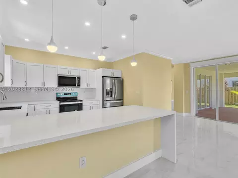 Kitchen - 2864 SW 138th Path, Miami, FL 33175 photo 1 of 3