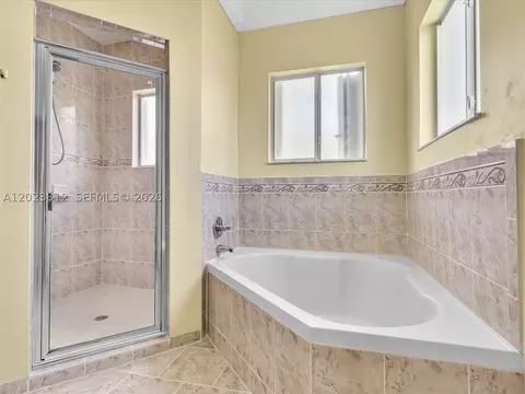 Bath - 2864 SW 138th Path, Miami, FL 33175 photo 3 of 7