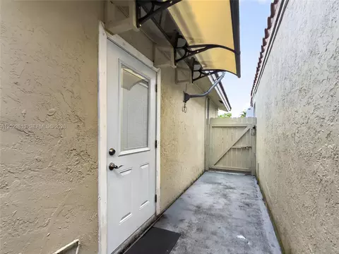 Exterior - 2462 W 65th St, Hialeah, FL 33016 photo 3 of 3