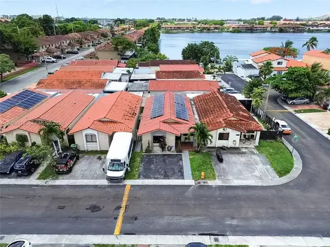 View/Area - 2462 W 65th St, Hialeah, FL 33016 photo 1 of 6