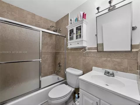 Bath - 2462 W 65th St, Hialeah, FL 33016 photo 1 of 2