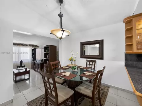 Dining - 2462 W 65th St, Hialeah, FL 33016 photo 2 of 3