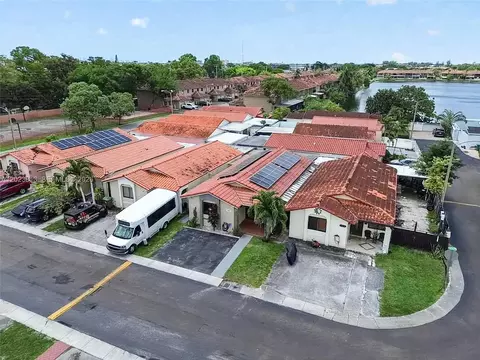 View/Area - 2462 W 65th St, Hialeah, FL 33016 photo 4 of 6