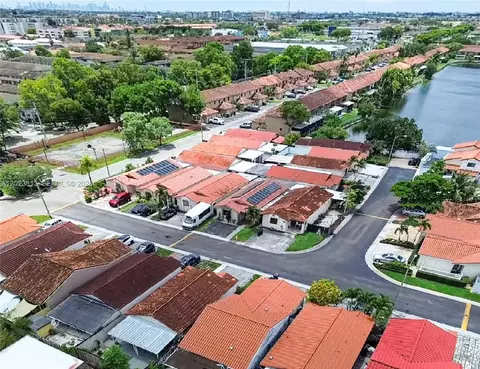 View/Area - 2462 W 65th St, Hialeah, FL 33016 photo 6 of 6