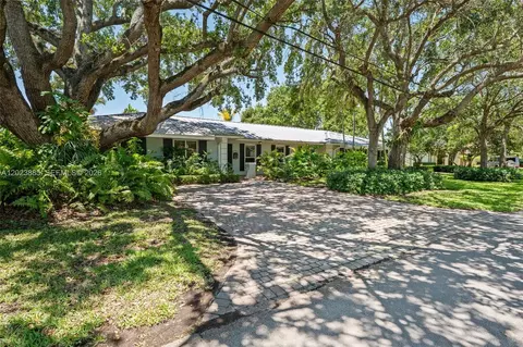 11100 SW 73rd Ct, Pinecrest, FL 33156