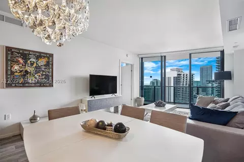 801 S Miami Ave #4302, Miami, FL 33130