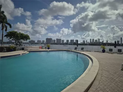 16565 NE 26th Ave #2E, North Miami Beach, FL 33160