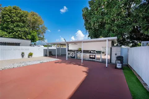 Exterior - 228 W 18th St, Hialeah, FL 33010 photo 4 of 4