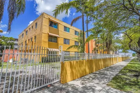 1851 NE 168th St #A8, North Miami Beach, FL 33162
