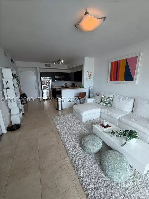 90 SW 3rd St #1811, Miami, FL 33130