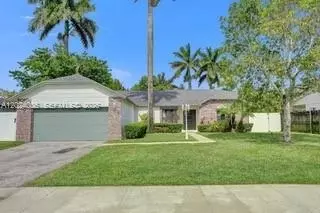 1020 SW 124th Way, Davie, FL 33325