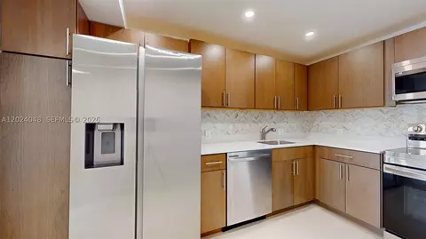 20100 W Country Club Dr #801, Aventura, FL 33180