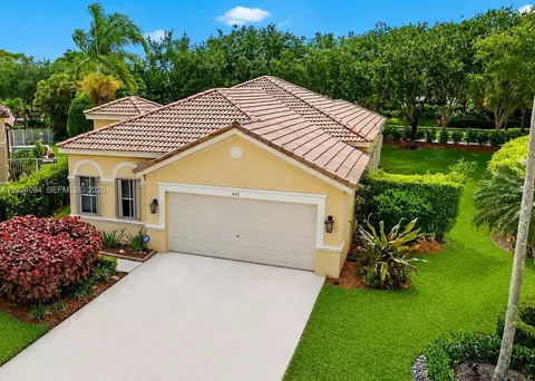 885 Tanglewood Cir, Weston, FL 33327